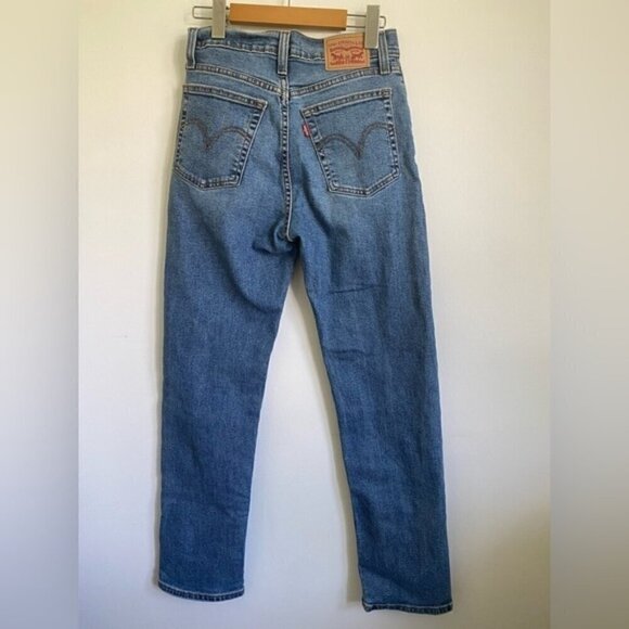 Levi’s Women Wedgie Straight Crop Denim High Rise Jeans • Medium Blue Wash • 24 - Picture 6 of 10